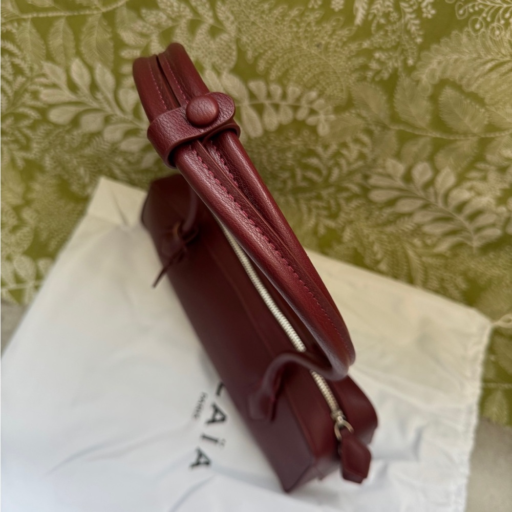 Alaïa Burgundy Leather Shoulder Bag - Picture 5 of 10